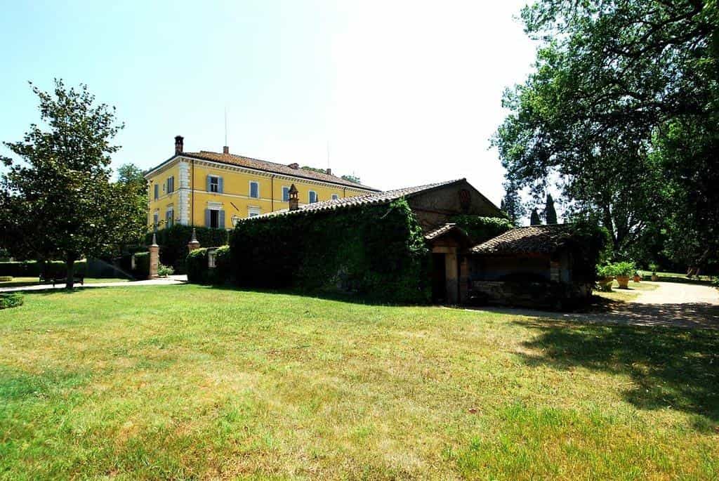Talo sisään Perugia, Perugia 10062942
