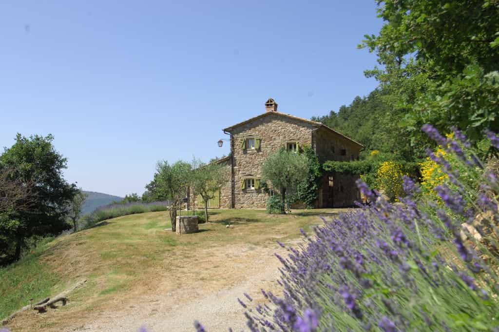 Rumah di Passignano sul Trasimeno, Umbria 10062972