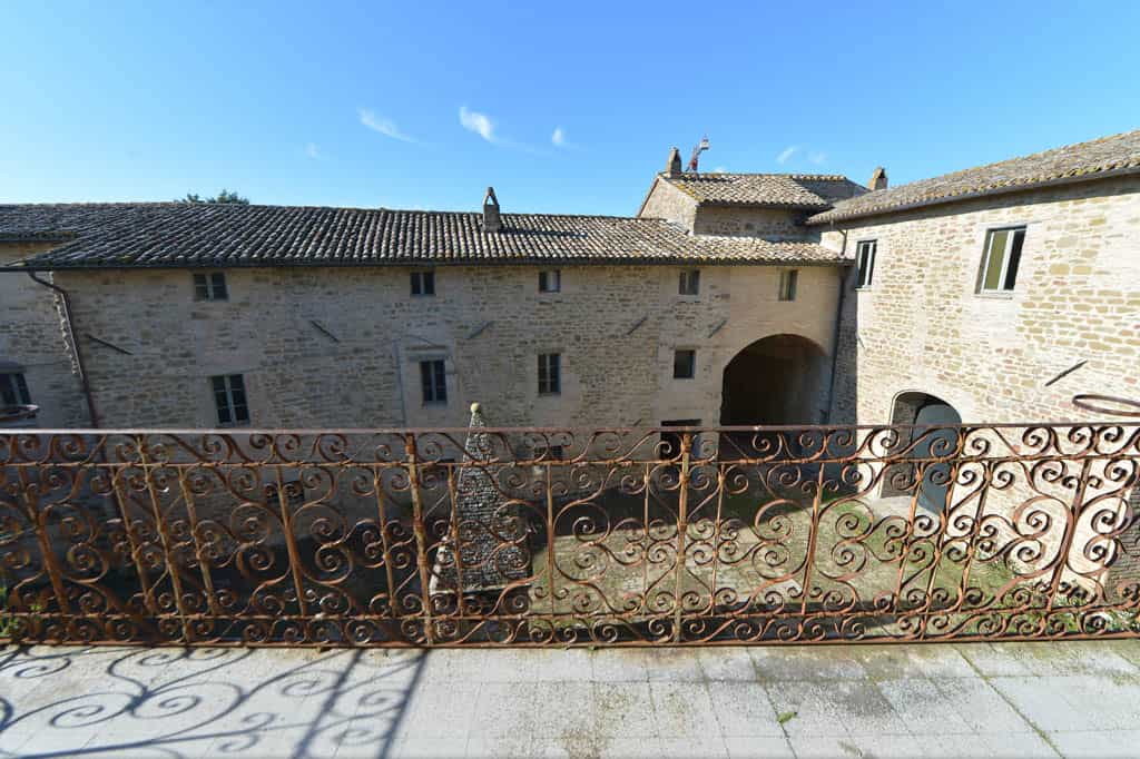 жилой дом в Assisi, Perugia 10063330