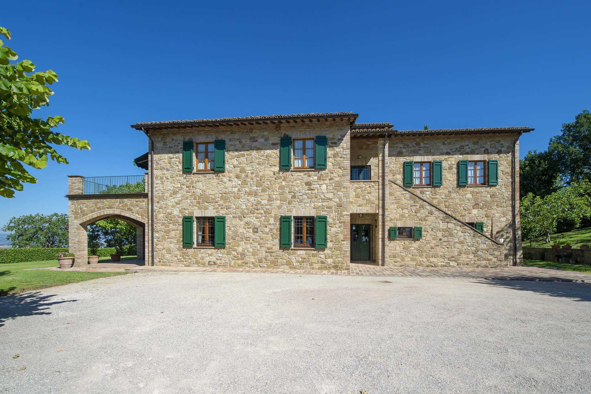 بيت في Assisi, Perugia 10063356