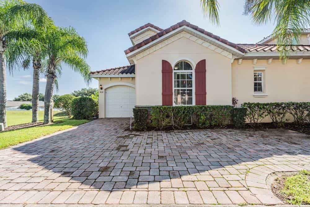 House in Reunion, Florida 10063500
