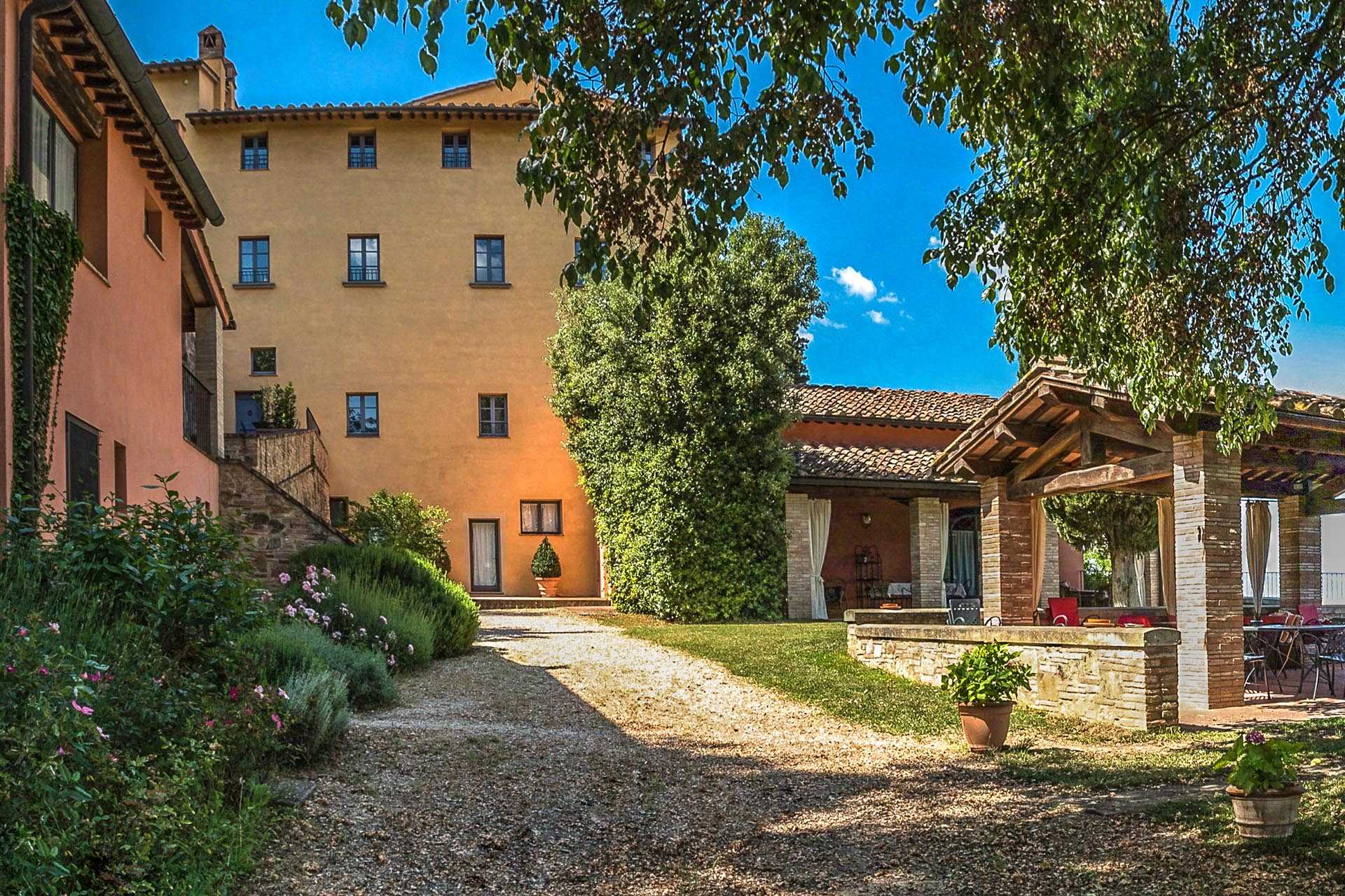 жилой дом в San Gimignano, Siena 10063810