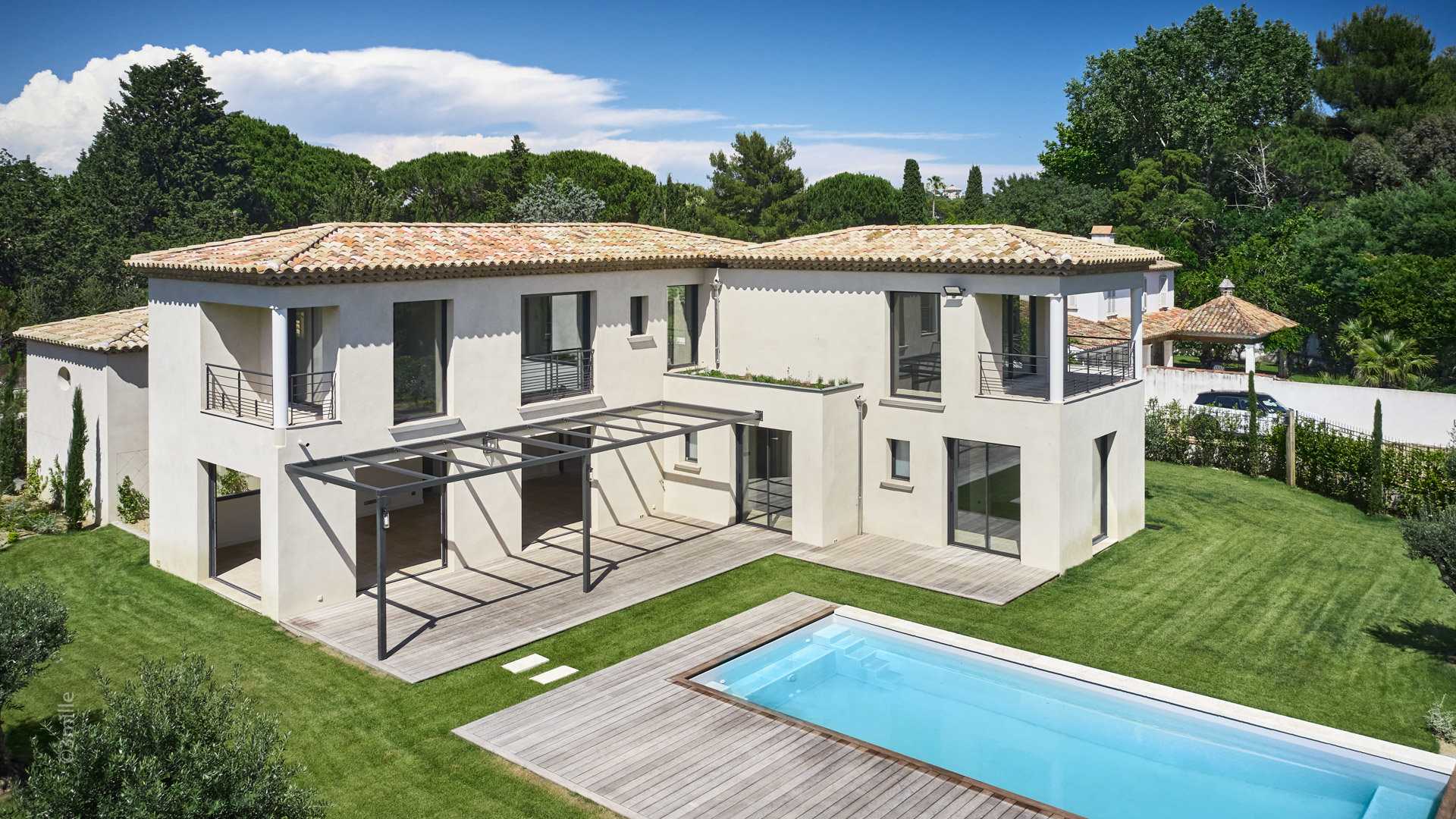 House in Saint-Tropez, Provence-Alpes-Cote d'Azur 10064508