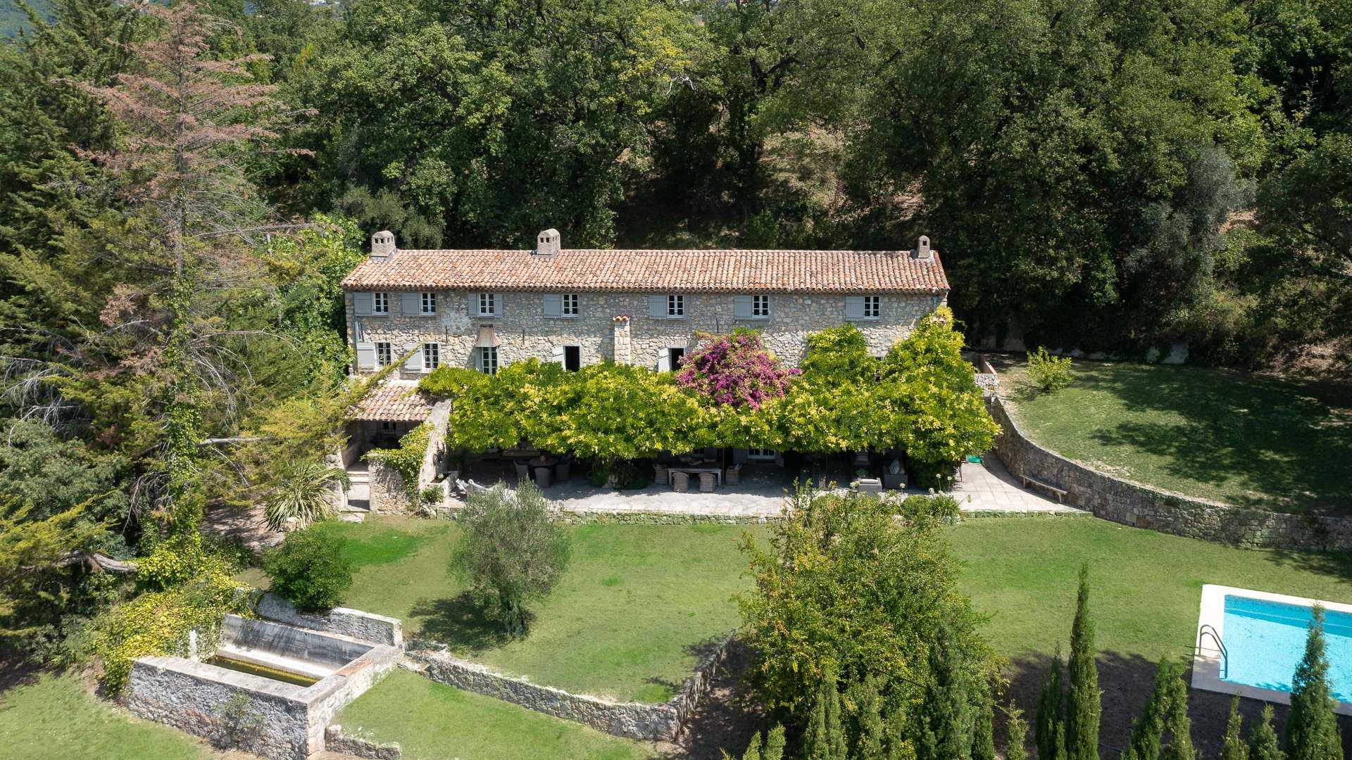 Hus i Chateauneuf-Grasse, Provence-Alpes-Cote d'Azur 10064529
