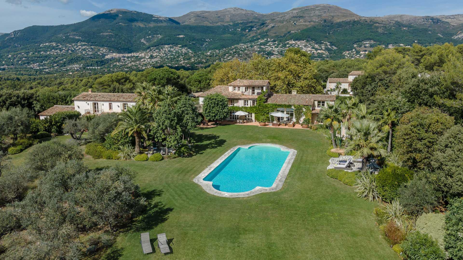 Huis in Saint-Paul-de-Vence, Provence-Alpes-Côte d'Azur 10064547