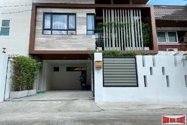House in Ekkamai, Bangkok 10064864