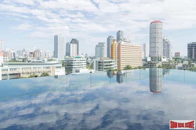 Condominium in Thong Lo, Bangkok 10065246