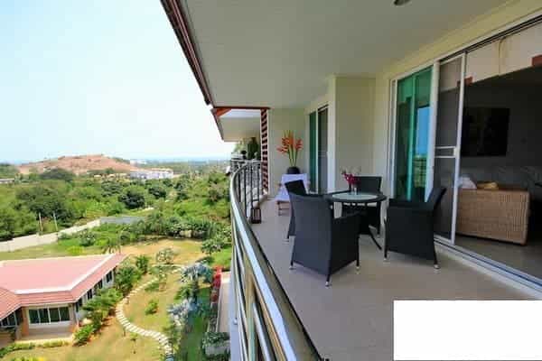 Condominium in Pranburi, Prachuap Khiri Khan 10065784