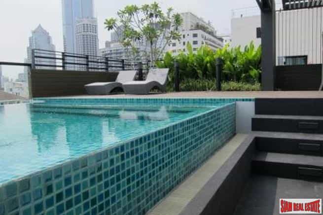 Condominium in Phloen Chit, Bangkok 10066033