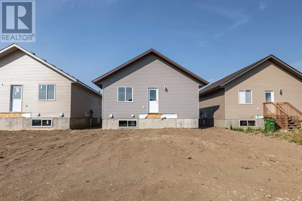 House in Camrose, Alberta 10066419
