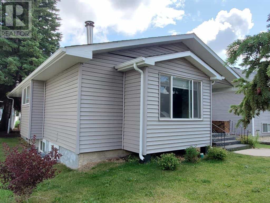 House in Camrose, Alberta 10066420