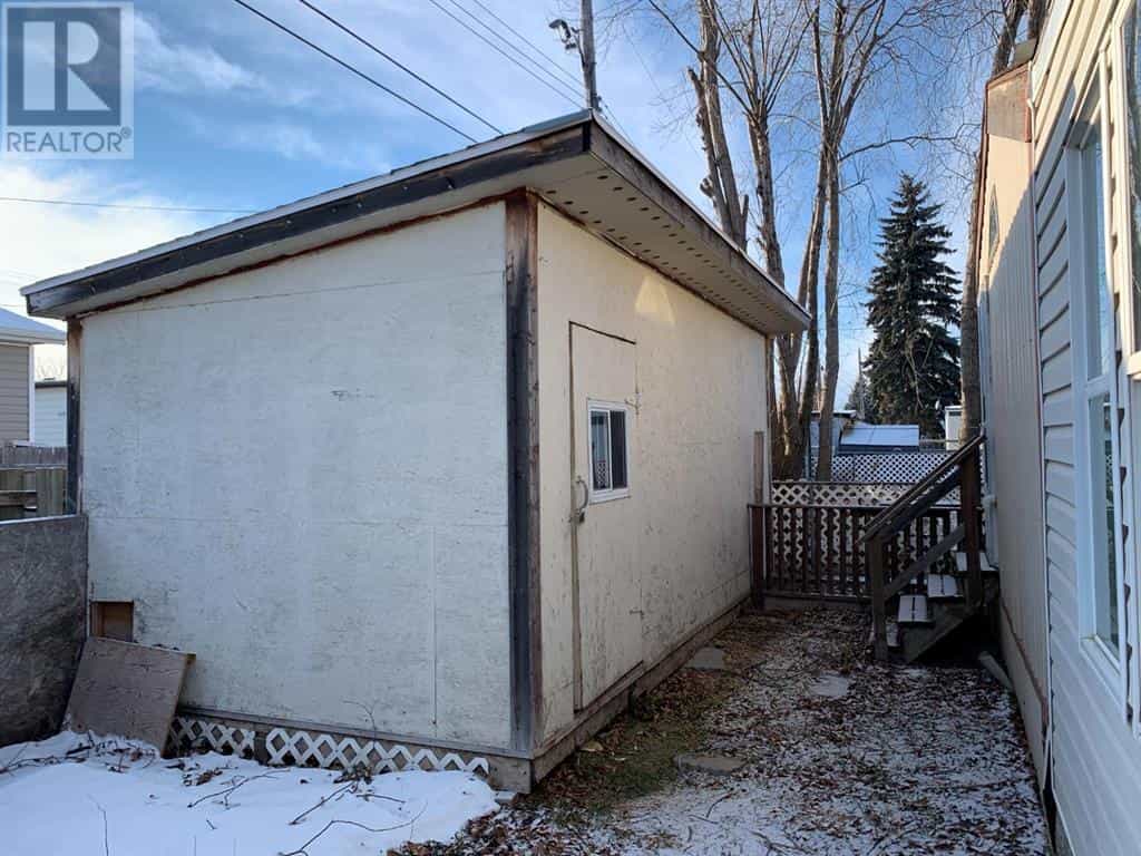 بيت في Camrose, Alberta 10066429