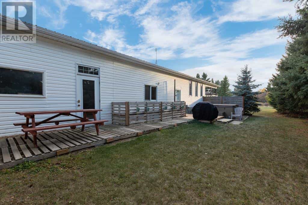 House in Rosalind, Alberta 10066452