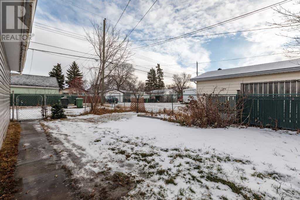 House in Camrose, Alberta 10066453