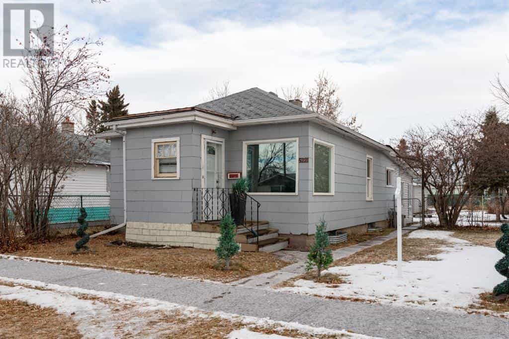 بيت في Camrose, Alberta 10066453