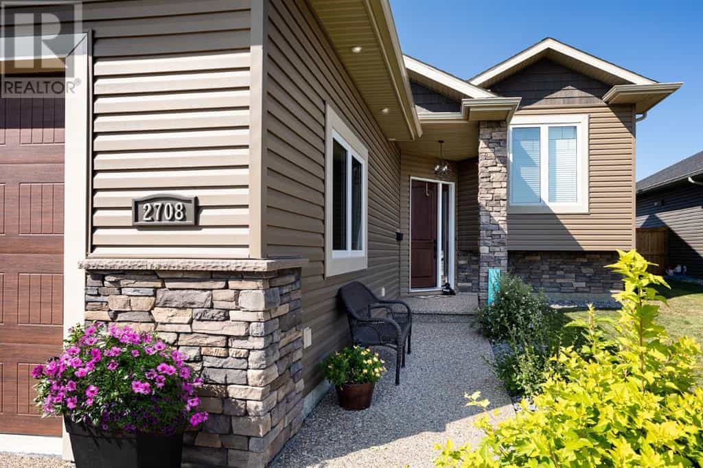 Rumah di Camrose, Alberta 10066464