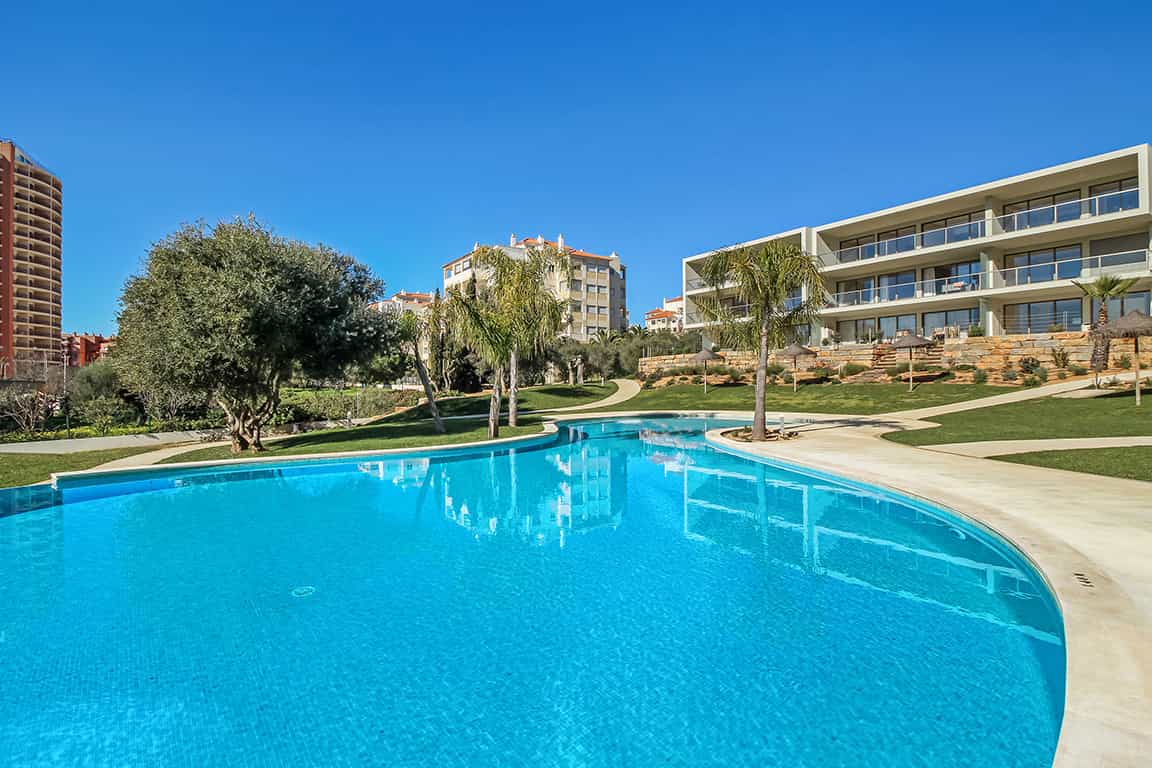 Condominium in PortimÃ&pound;o, Algarve 10066584