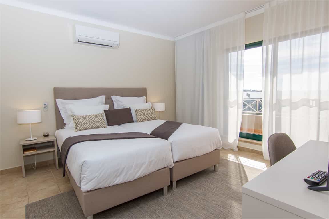 Condominium in Carvoeiro, Algarve 10066598