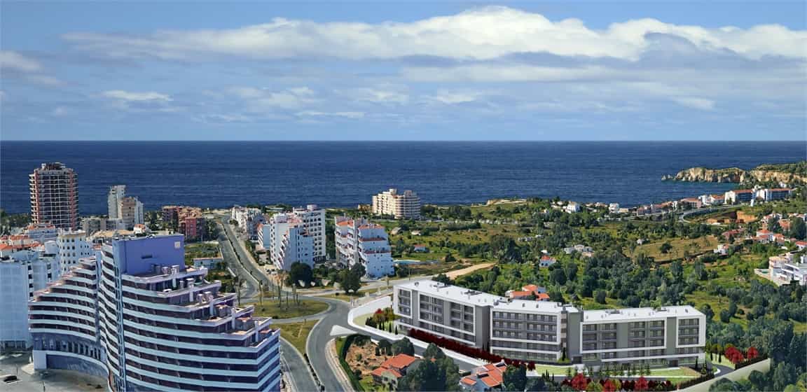 Condominium in Rocha, Faro 10066600