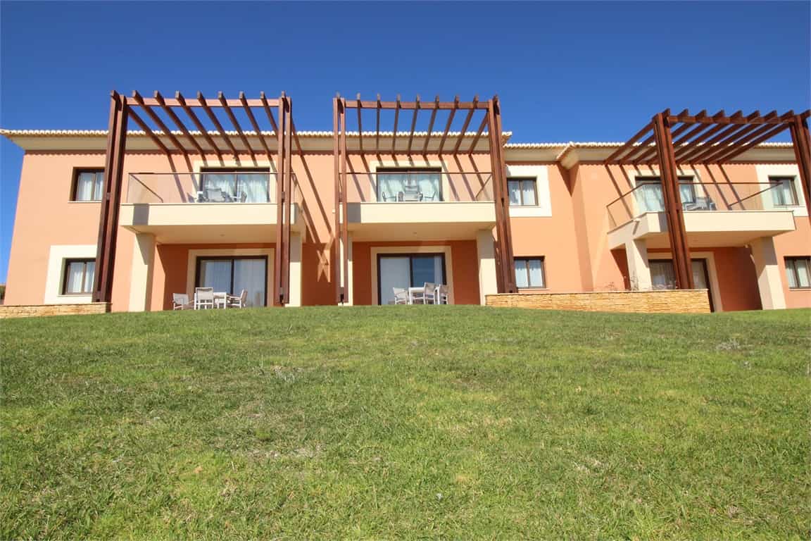 Condominium in Carvoeiro, Algarve 10066603