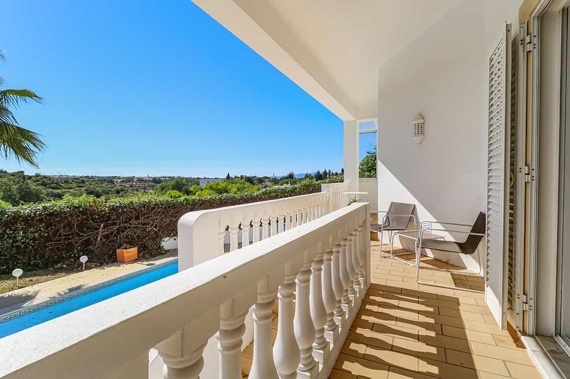 Condominium in Carvoeiro, Algarve 10066632