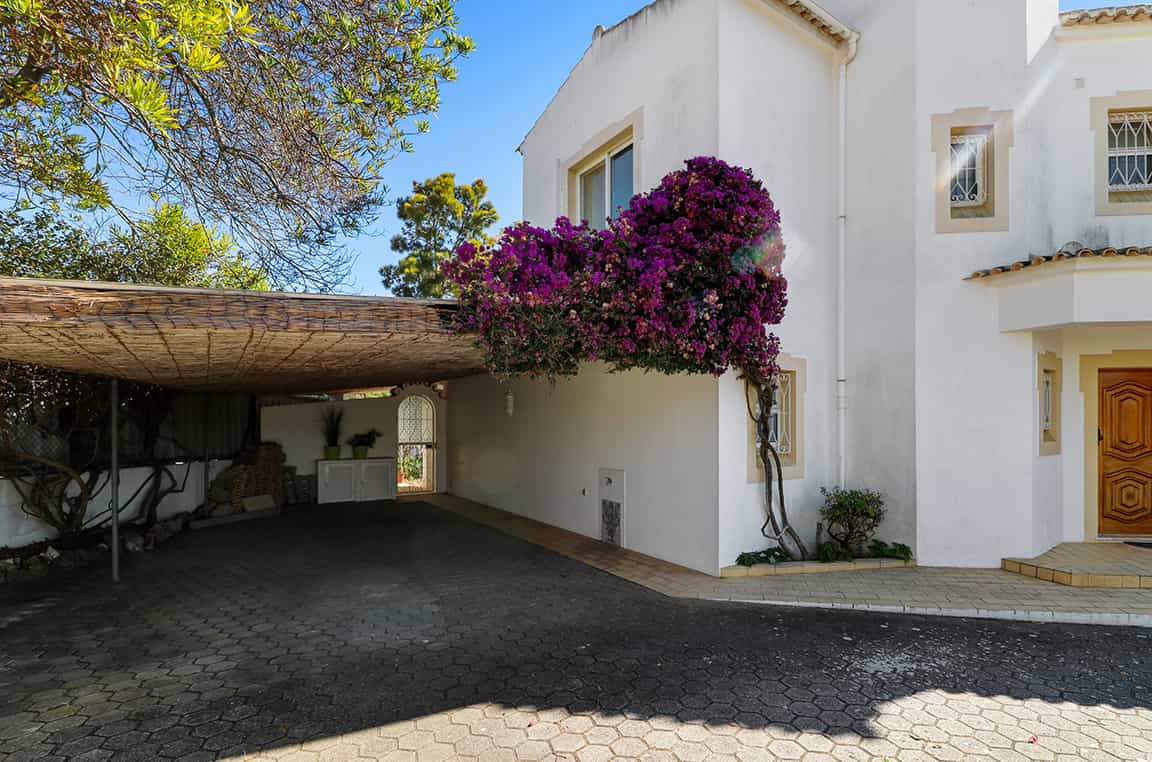 Condominium in Carvoeiro, Algarve 10066632