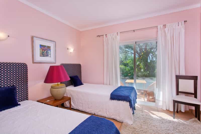 Condominium in Mexilhoeira Grande, Algarve 10066643