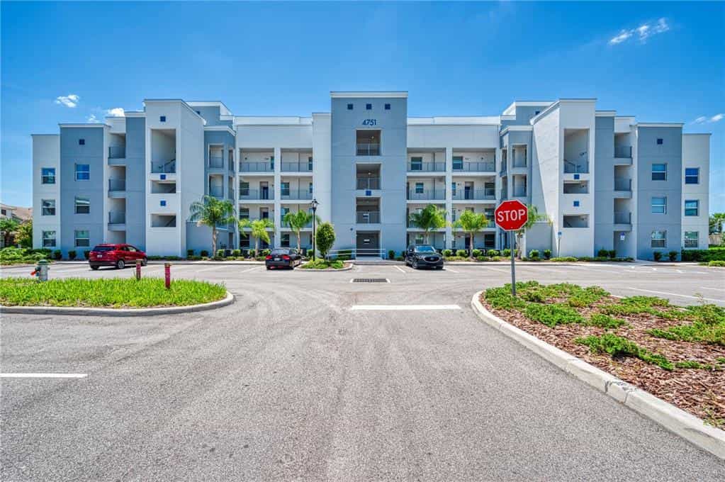 Condominium in Kussimmee, Florida 10067395