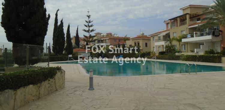 Condominio en Agia Marinouda, Paphos 10067485