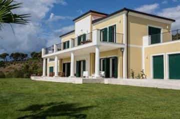 بيت في Cipressa, Liguria 10067491