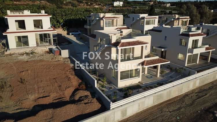 House in Kissonerga, Paphos 10067686