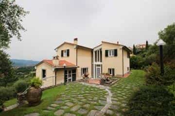 房子 在 Sarzana, Liguria 10067811