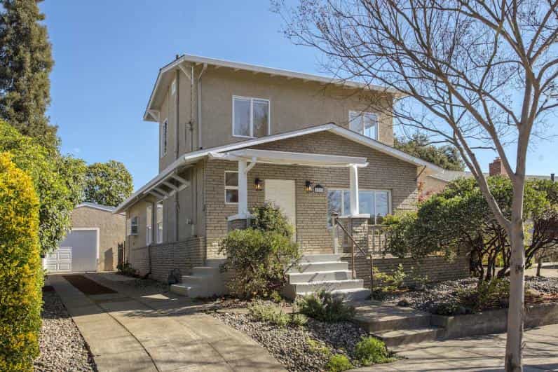 House in San Leandro, California 10067829