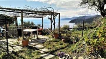 Rumah di Levanto, Liguria 10067915