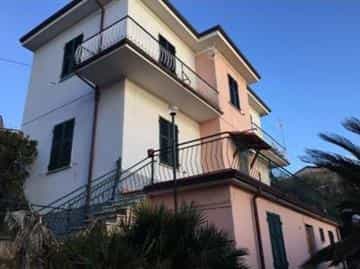 Eigentumswohnung im Lerici, Liguria 10068022