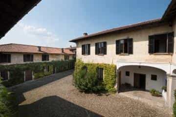 房子 在 Casale Litta, Lombardy 10068227