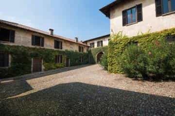 жилой дом в Casale Litta, Lombardy 10068227
