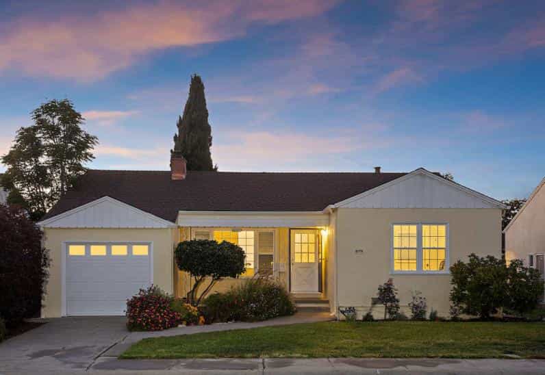 House in San Leandro, California 10068312
