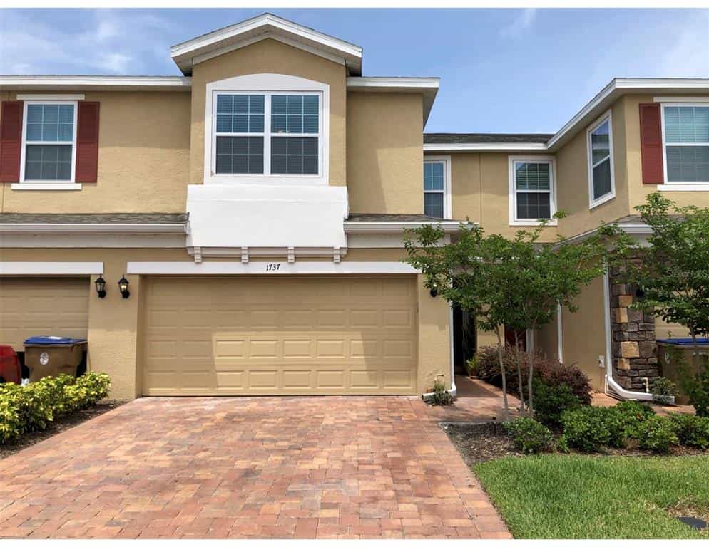 House in Buenaventura Lakes, Florida 10068365