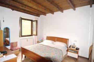 σπίτι σε Agrate Conturbia, Piemonte 10068387