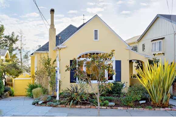 House in Oakland, California 10068395