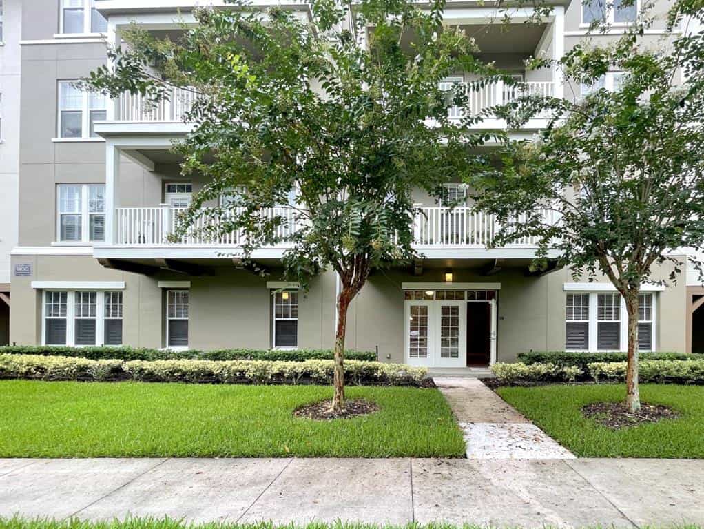 Condominium in Viering, Florida 10068475