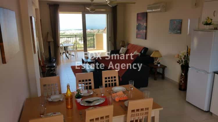 Condominium in Mesa Chorio, Paphos 10068546