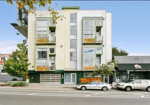 Condominium in Oakland, California 10068714