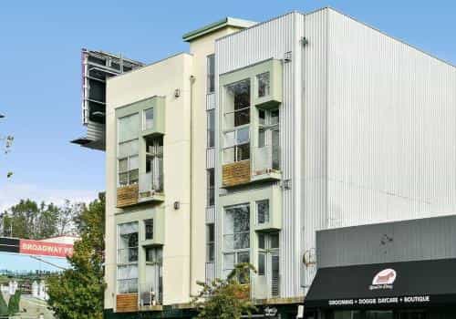 Condominium in Oakland, California 10068714