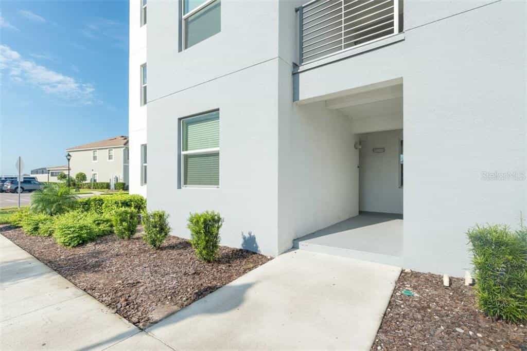 Condominium in Kussimmee, Florida 10068938