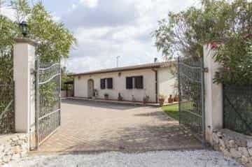 Будинок в San Vito dei Normanni, Puglia 10068950