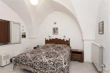 Hus i Oria, Puglia 10068992