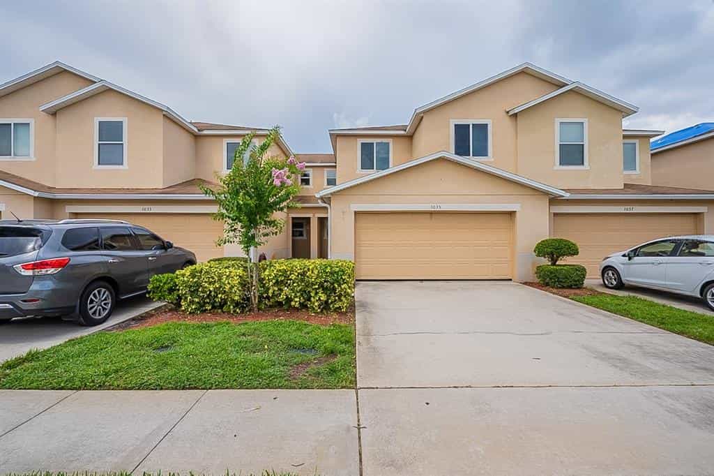 House in Buenaventura Lakes, Florida 10069058