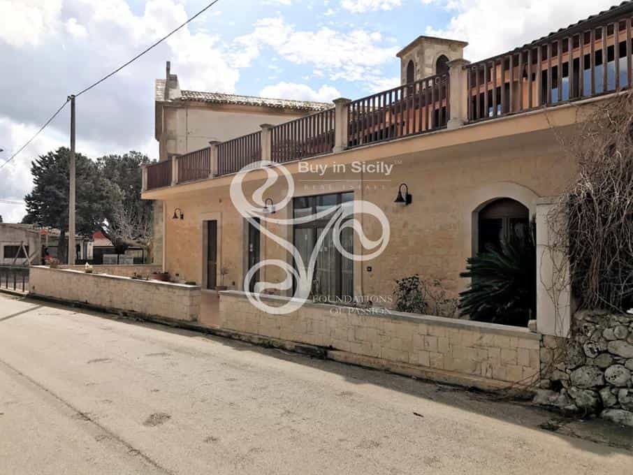 Rumah di Palazzolo Acreide, Sisilia 10069061